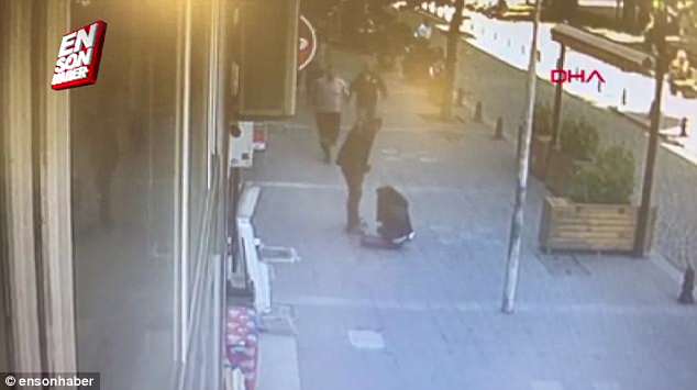 ex-wife beaten in turkish street