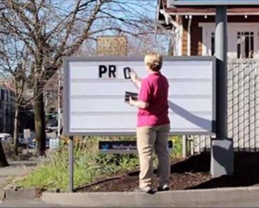 A Seattle Neighborhood Chevron Uses Their Sign To Keep Locals Laughing Daily