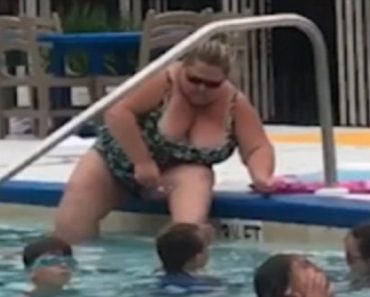Bizarre Moment Woman Shaves Her Legs Next To Busy Hotel Swimming Pool
