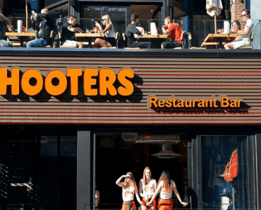 New Uniform For Hooters Is Not Going Well With Employees